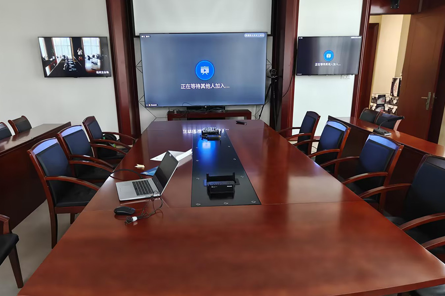 杭州利旺智能科技工程师赴上峰水泥杭州分公司开展技术服务，十年伙伴再谱合作新篇